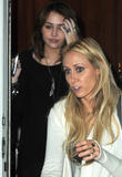 th_82364_Preppie_Miley_Cyrus_on_the_Sex_And_The_City_2_film_set_in_New_York_City_-_October_16_2009_7171_122_113lo.jpg