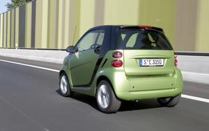 th_564122679_2010_Smart_Fortwo_12_2560x1600_122_175lo.jpg