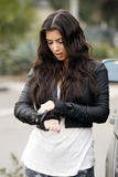 Kim Kardashian (Ким Кардашьян) - Страница 4 Th_45669_celebrity-paradise.com-The_Elder-Kardashian_sisters_2009-11-10_-__hit_the_boardwalk_in_Santa_Barbara_028_122_335lo