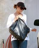 th_32239_Halle_Berry_2009-03-10_-_visits_a_friend_in_the_Hollywood_0310_122_397lo.jpg