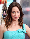th_47597_celebrity_paradise.com_TheElder_EmilyBlunt20_122_447lo.jpg