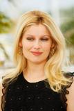 th_58171_Celebutopia-Laetitia_Casta-Visage_Photocall-26_122_493lo.jpg