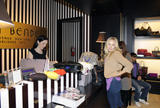 th_27920_KristenBell_shops_at_Henri_Bendel_64_122_58lo.jpg