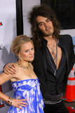 th_77239_Kristen_Bell_-_Forgetting_Sarah_Marshall_premiere_in_Hollywood_-_April_10_2008_144_122_6lo.jpg