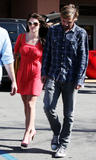 th_33417_celebrity-paradise.com-The_Elder-Britney_Spears_2010-02-13_-_heads_out_in_Calabasas_246_122_66lo.jpg