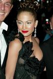 http://img256.imagevenue.com/loc351/th_77903_Costume_Institute_Gala_2004_6075_122_351lo.jpg