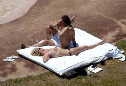 Sharon Stone topless @ the beach-l67oo01lhs.jpg