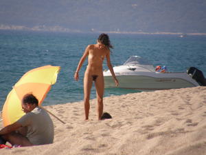 Nude Beach Spy France-b4aw0x8zs7.jpg